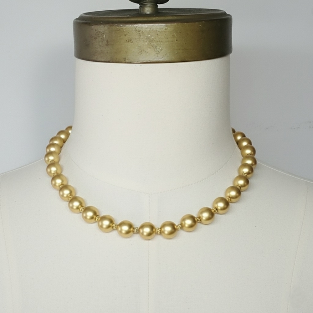 Monet 16" Necklace Gold Metal Pearls Knotted Chain Claw Clasp Vintage Classic